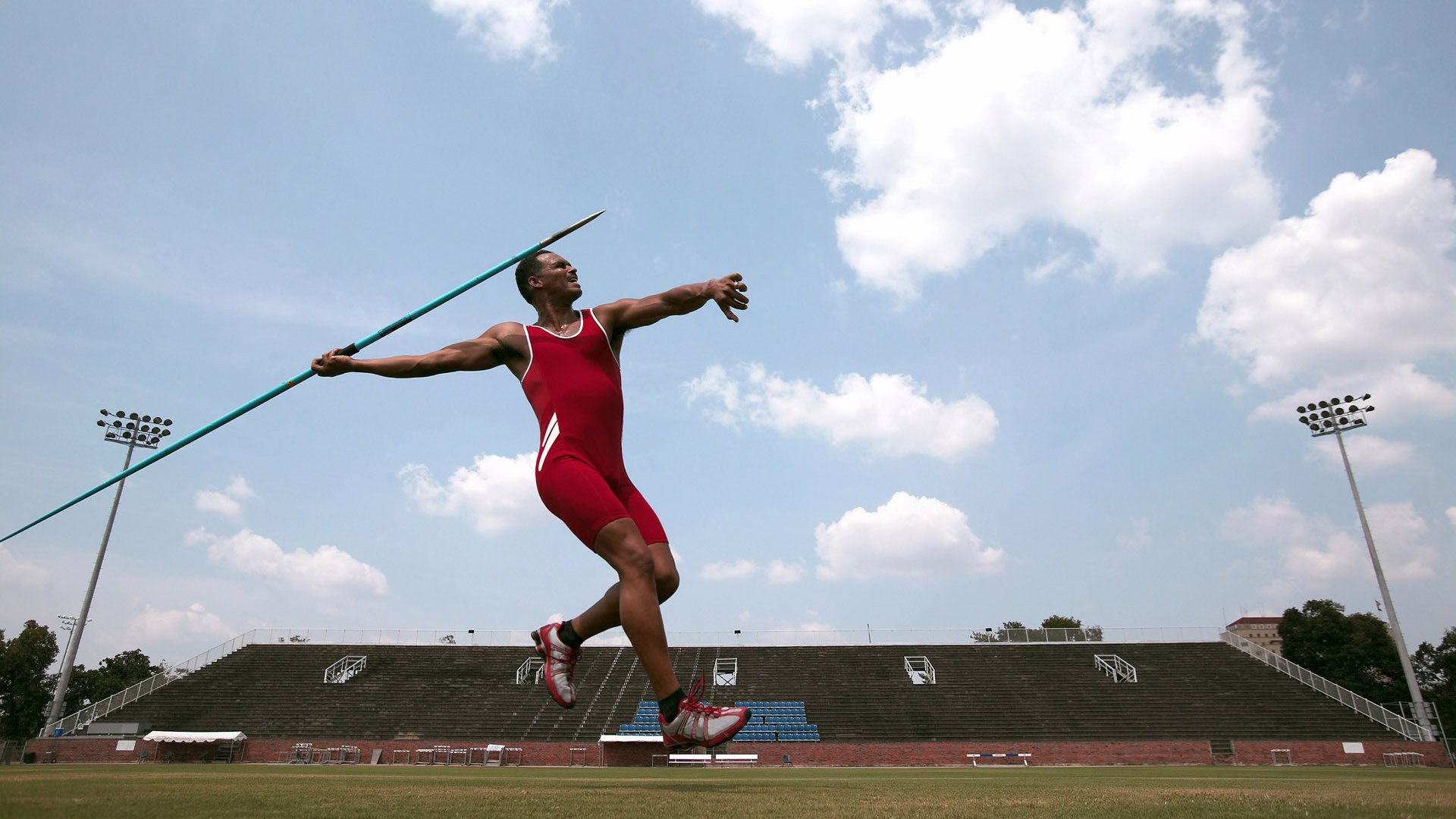 “三叉湖游泳馆：水上救生赛成世界运动会新亮点”