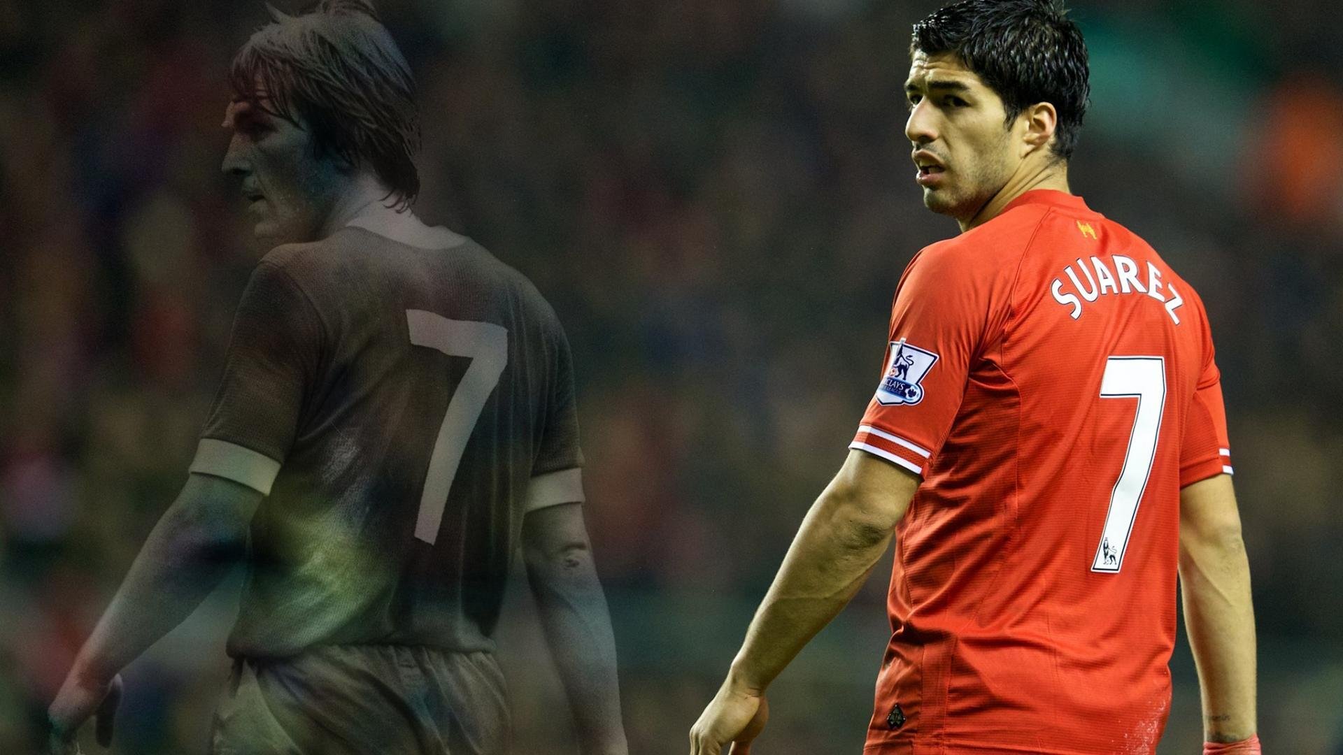 -决赛精彩瞬间成为足球经典回忆，足球进入决赛